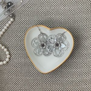 Flower earring (free if purchase 2 items from me)